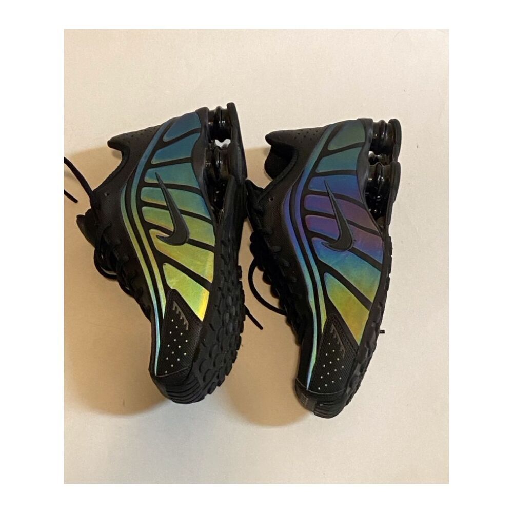 Nike Men’s Black Iridescent Green-Purple Shox Runner Size 8 - Picture 2 of 12